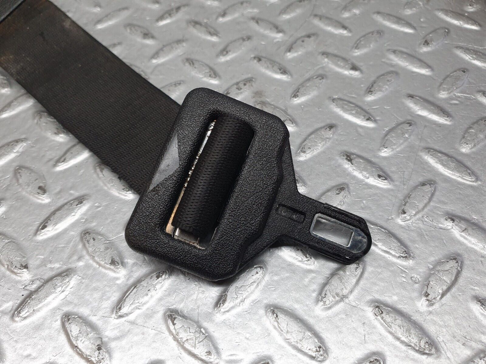 41268 Mercedes-Benz W126 300SE Rear Seat Belt Set With Buckles 124860050396 1248600585 1248601185