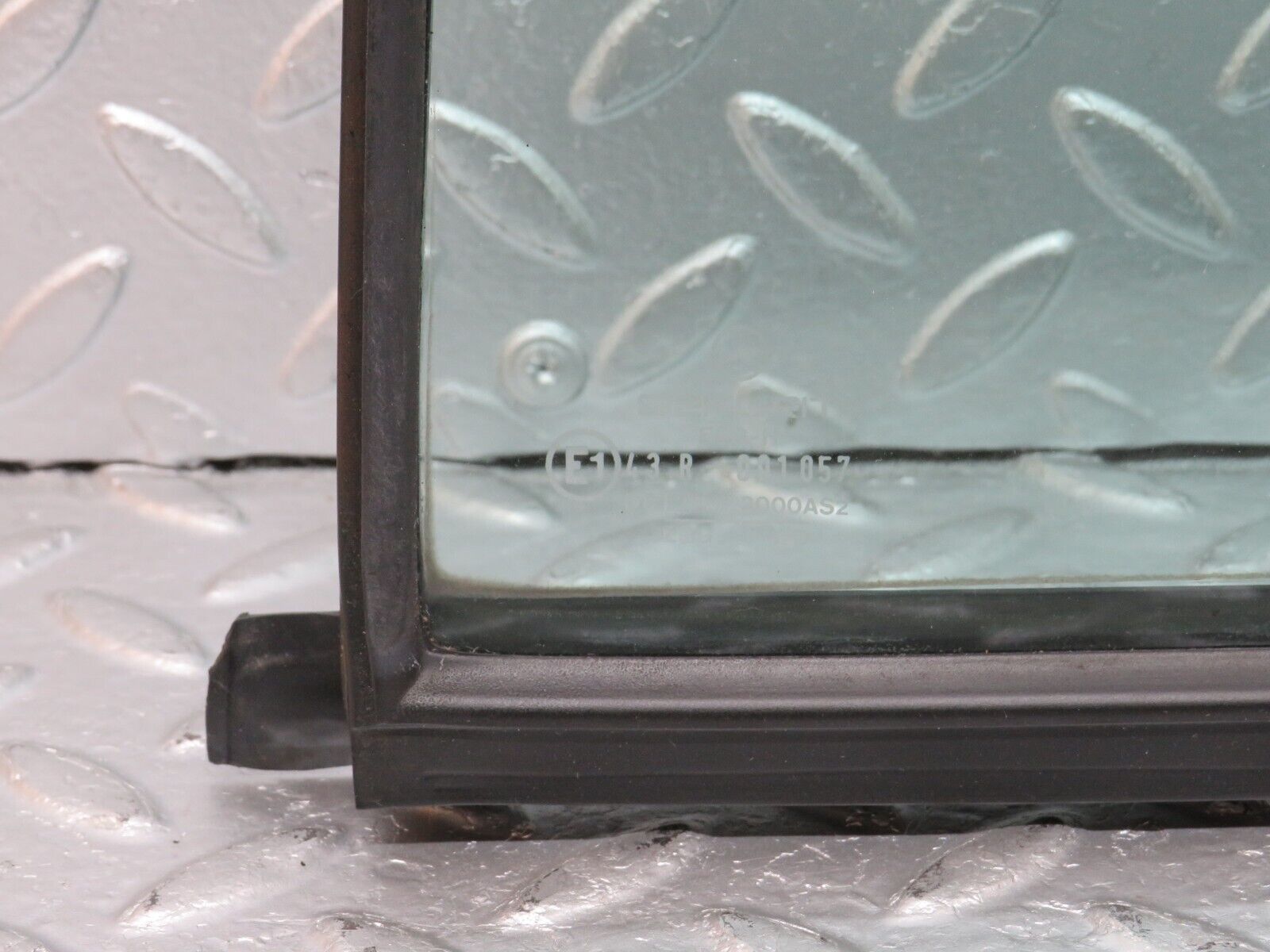 33828 Mercedes-Benz W201 190E 2.0L Rear Left Quarter Window Glass 2017350524