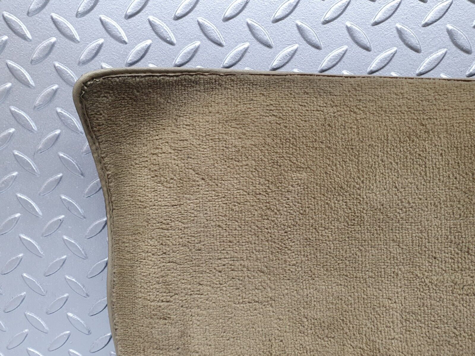 41137 Mercedes-Benz W126 300SE Front Left Floor Carpet Mat 1266846429