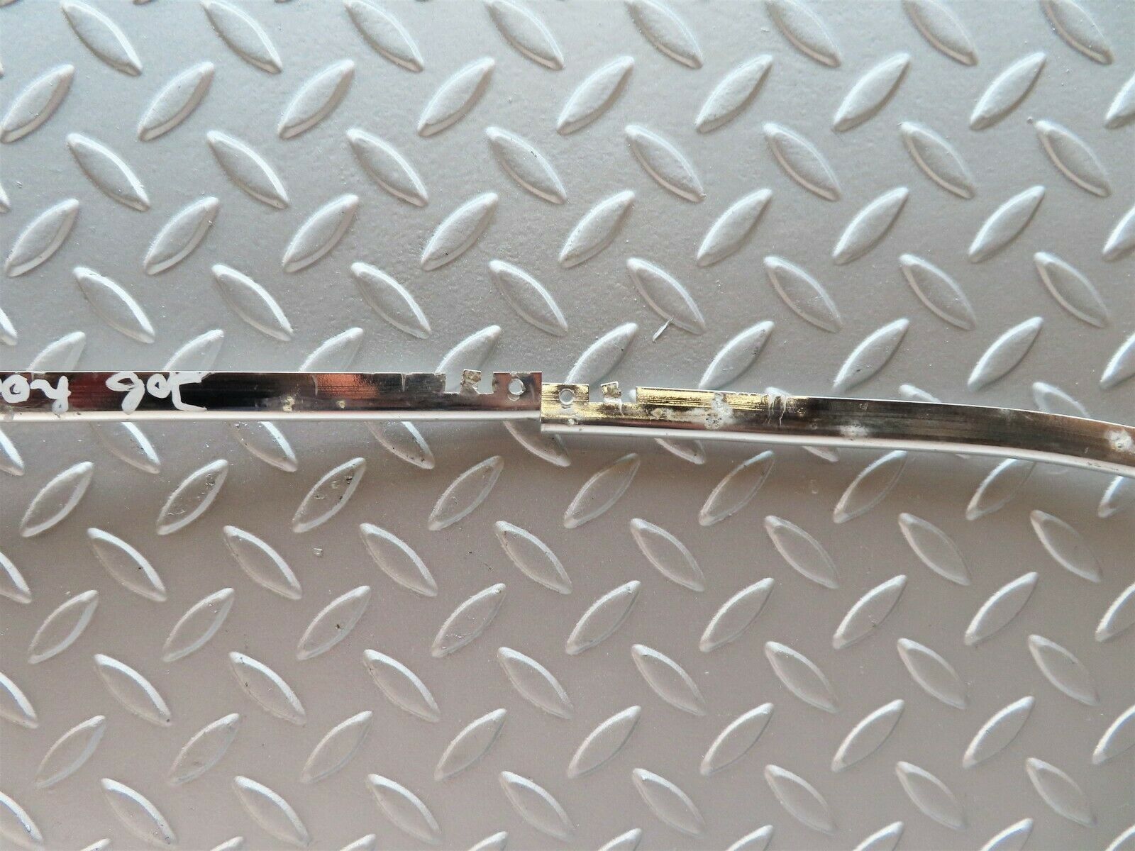 2047 Mercedes-Benz W105 219 PONTON Rear Right Door Chrome Trim