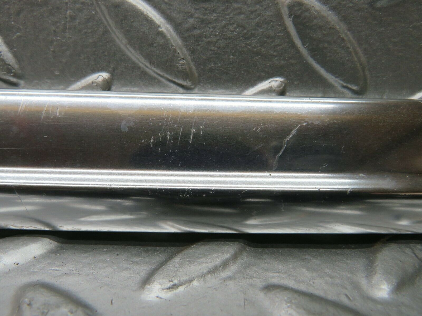 22738 Mercedes-Benz C107 450SLC Coupe Left Door Chrome Trim