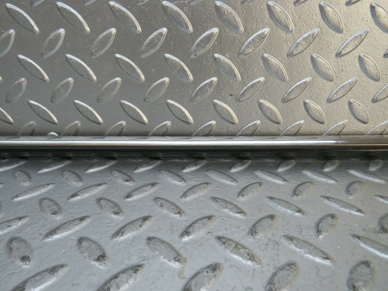 23639 Mercedes-Benz W114 280E Front Right Door Centre Moulding Trim