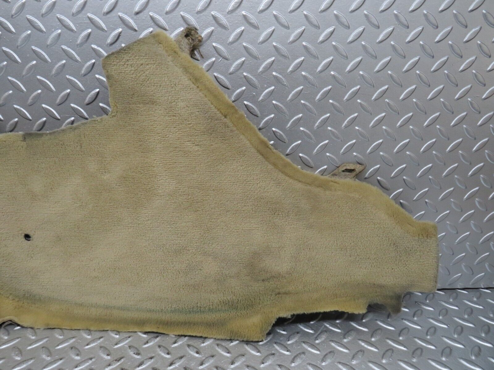 27568 Mercedes-Benz S124 300TE Wagon Centre Console Carpet Beige Left Side