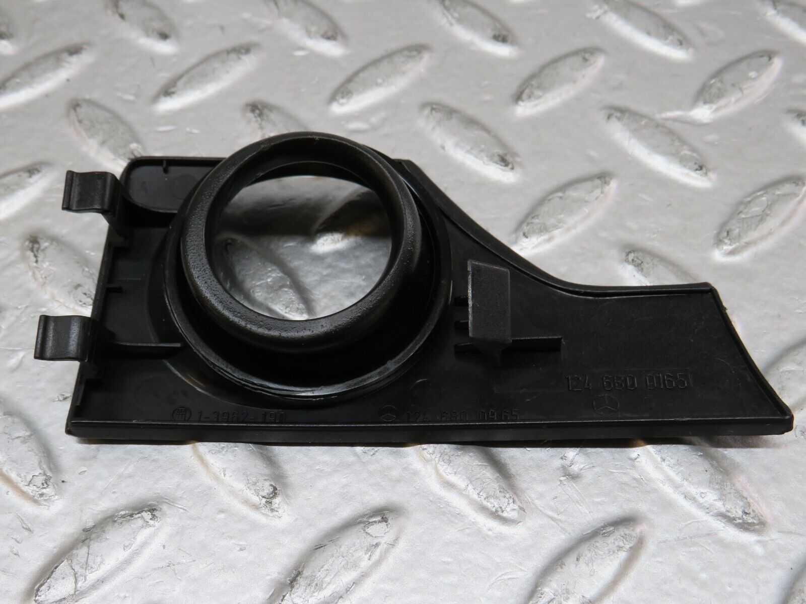 26566 Mercedes-Benz C124 220CE Coupe Ignition Switch Cover Surround 1246800165