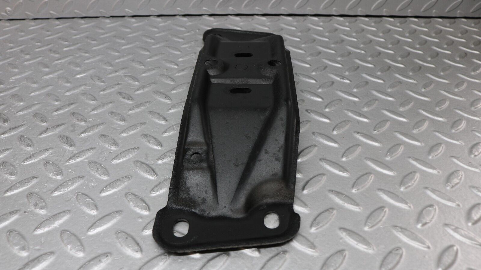 37207 Mercedes-Benz C126 420SEC Coupe Gearbox Mount Bracket