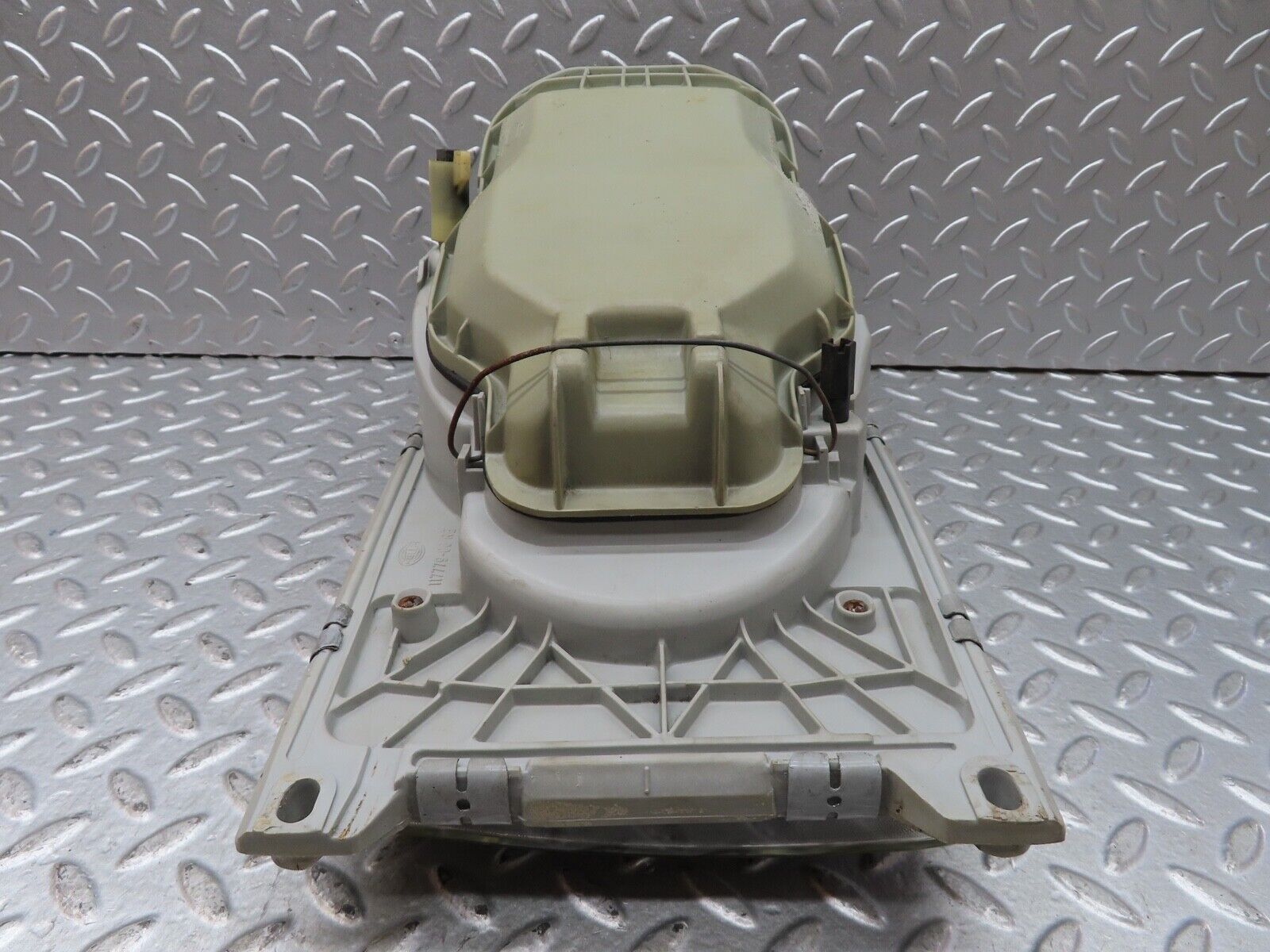 19097 Mercedes-Benz W123 300D Headlight Right Side Hella LHD