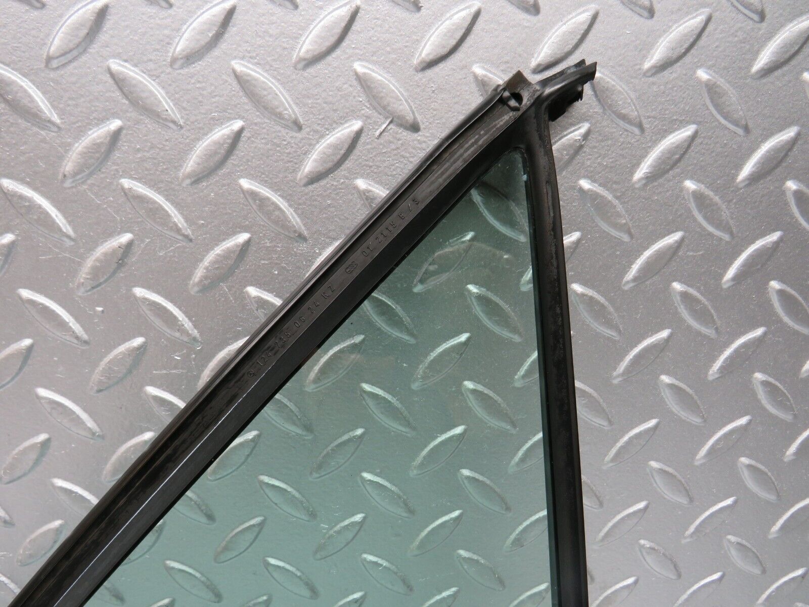 30443 Mercedes-Benz W124 230E Rear Right Quarter Window Glass 1247350624