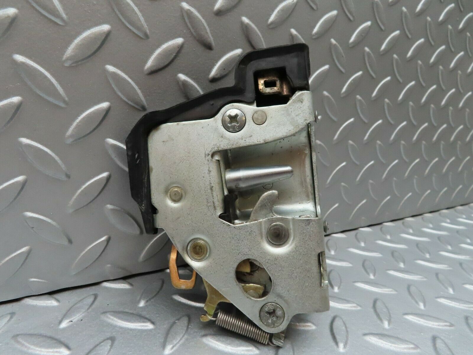 3703 Mercedes-Benz S123 200T Wagon Rear Left Door Lock Mechanism 1237330108