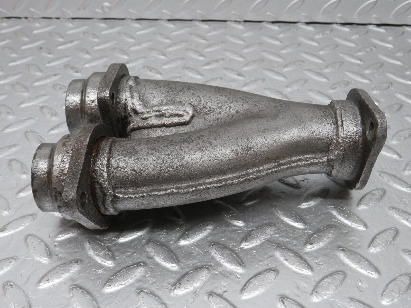 33053 Mercedes-Benz W123 280E M110 Exhaust Pipe Connector