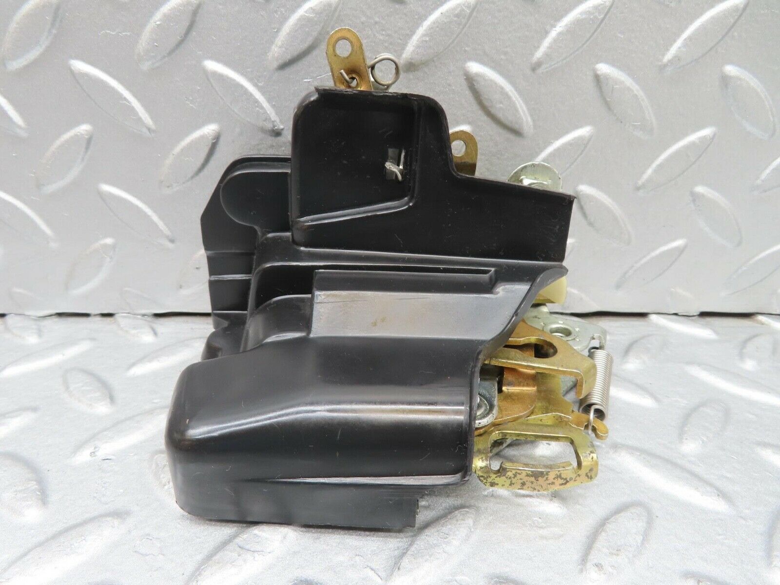 16050 Mercedes-Benz W123 280E Front Right Door Lock Mechanism 1237230208