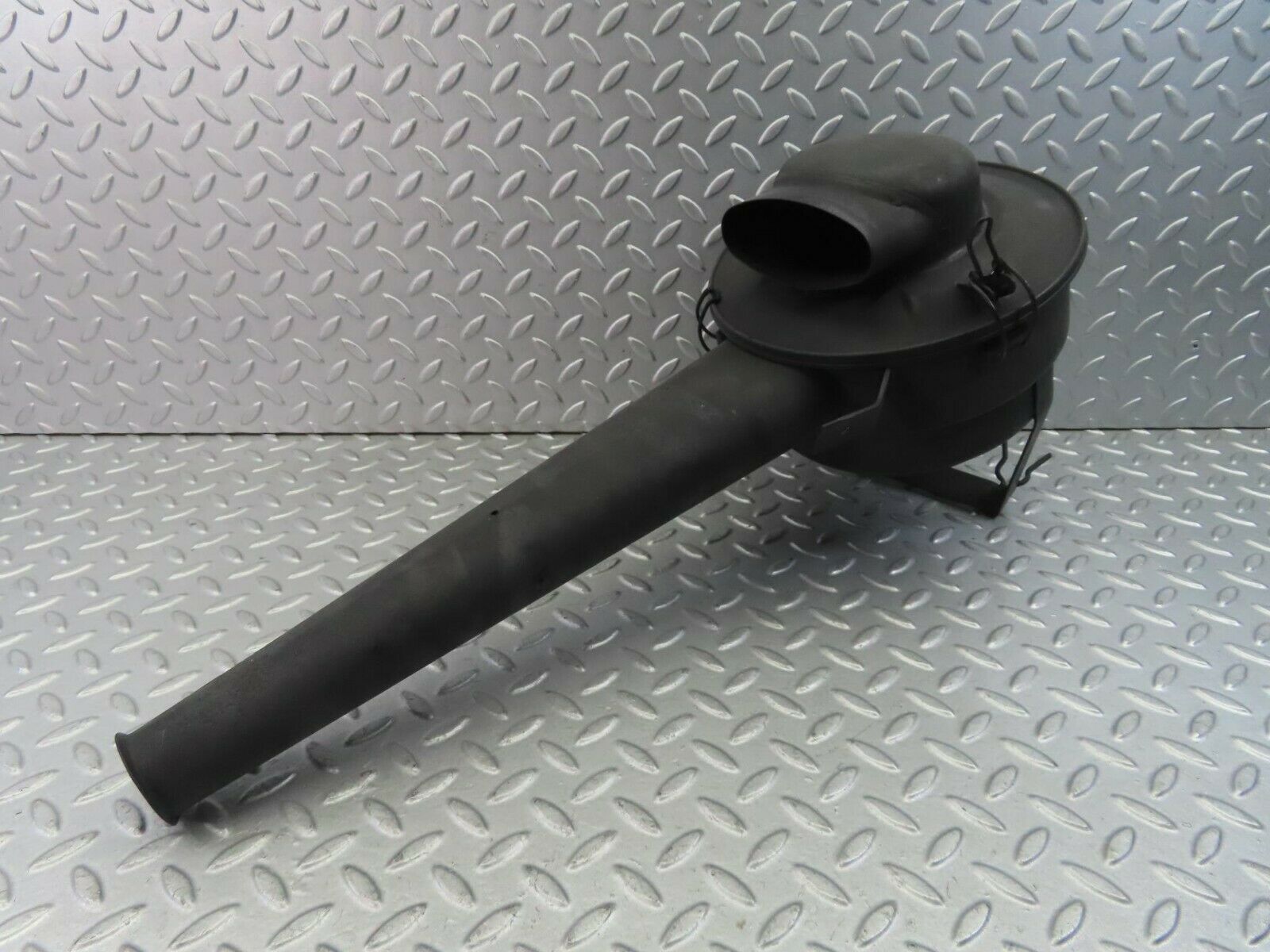 8592 Mercedes-Benz W115 Air Filter Housing 0060947802