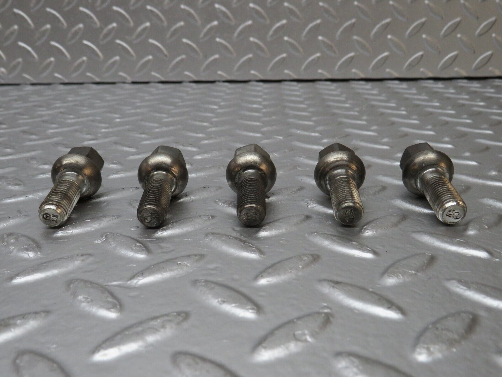 32231 Mercedes-Benz 5x Alloy Wheel Lug Bolt M12x1.5