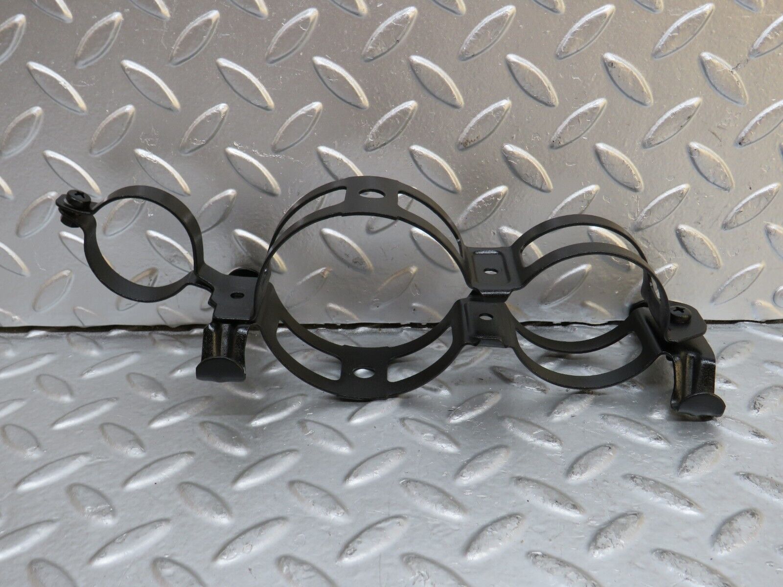 29429 Mercedes-Benz W124 230E Fuel Pump Fuel Filter Bracket