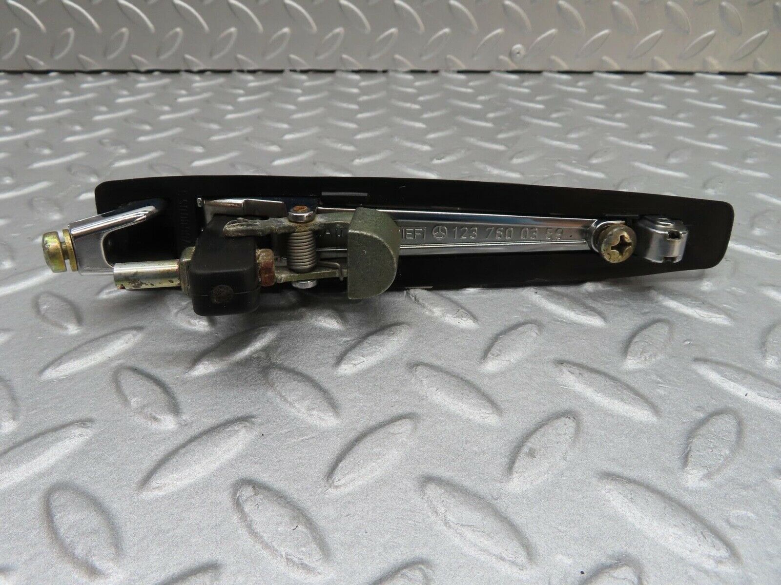 15967 Mercedes-Benz W123 280E Rear Right Exterior Door Handle 1237600359