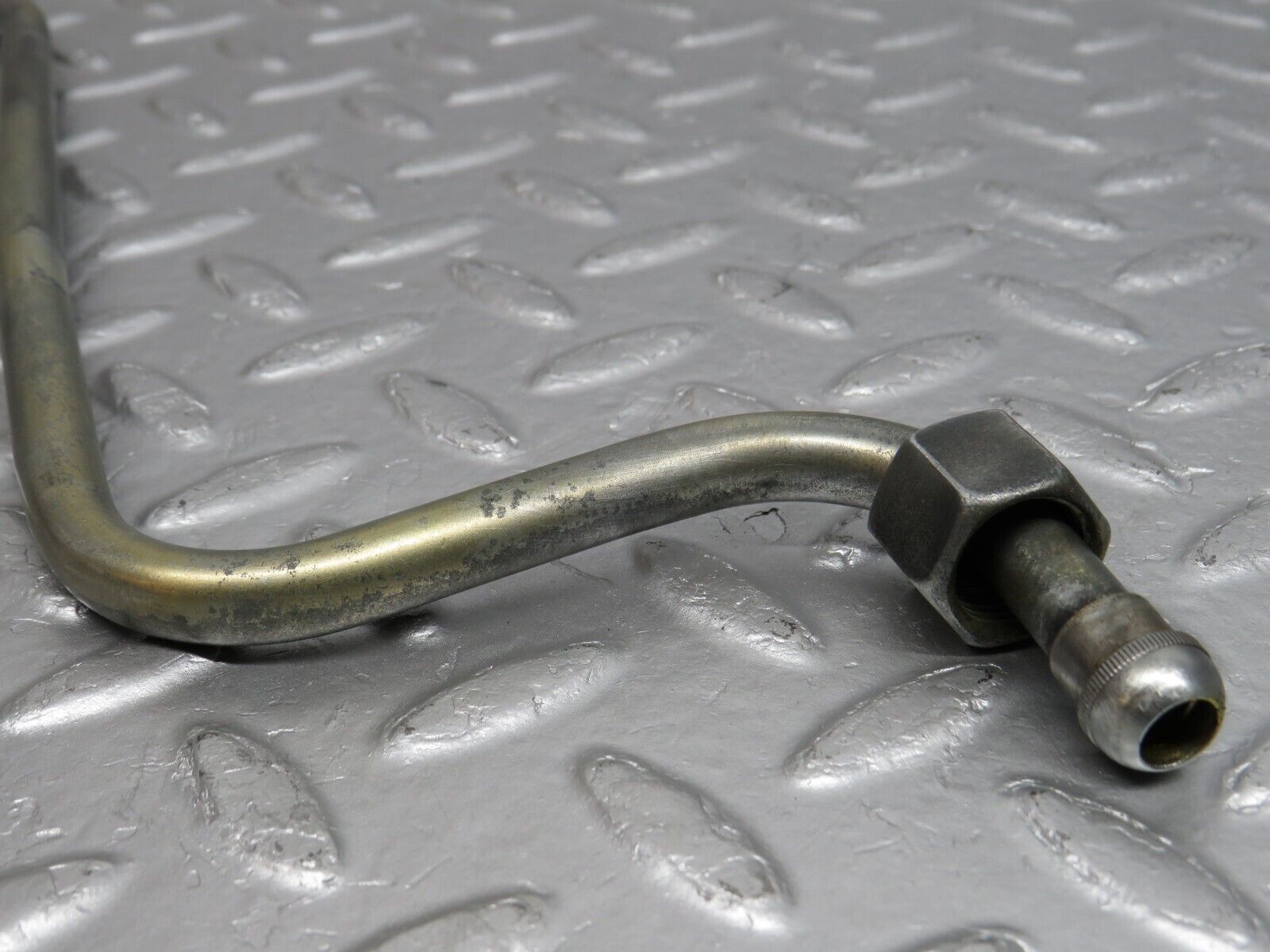 39805 Mercedes-Benz R129 320SL Coupe Oil Line Pipe