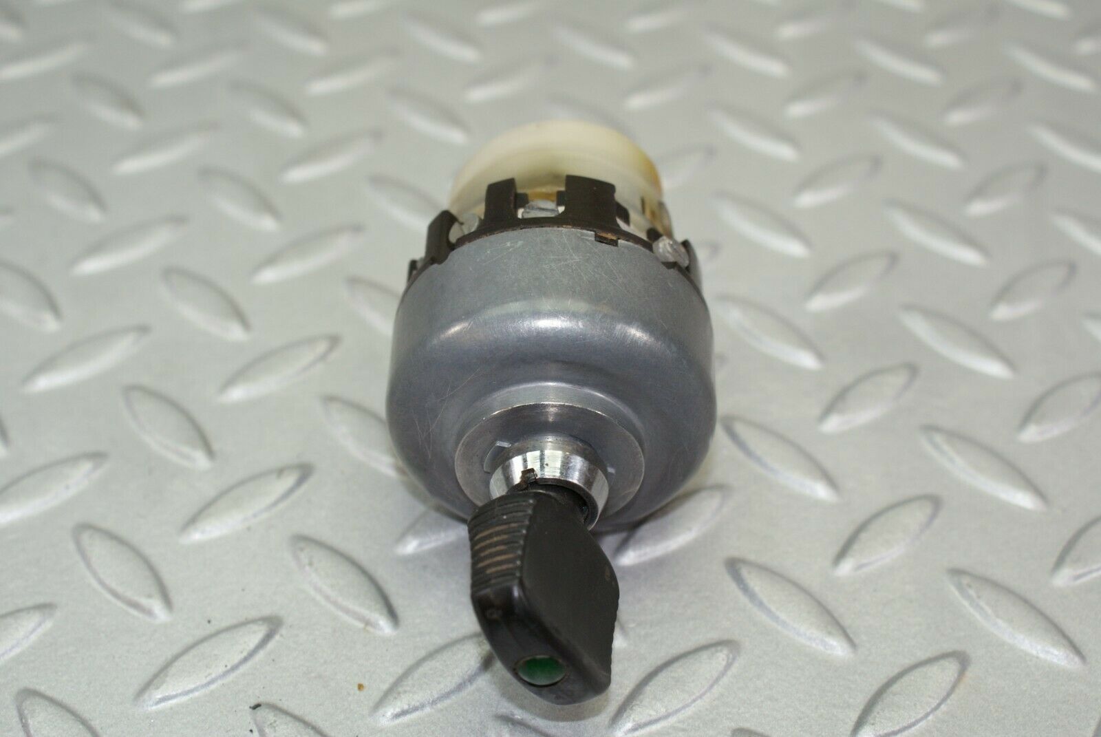 3204 Mercedes-Benz W115 220D Headlight Switch