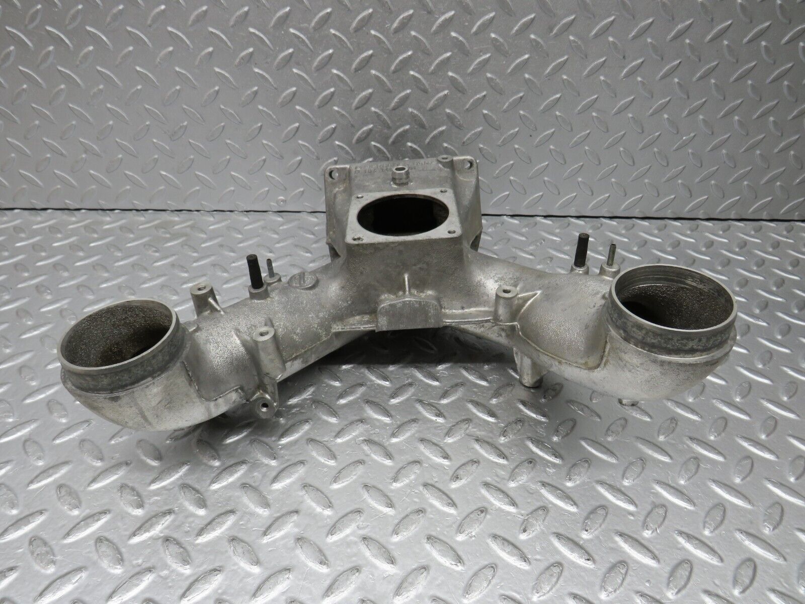 38165 Mercedes-Benz A124 320E Cabriolet Air Intake Manifold 1041414101