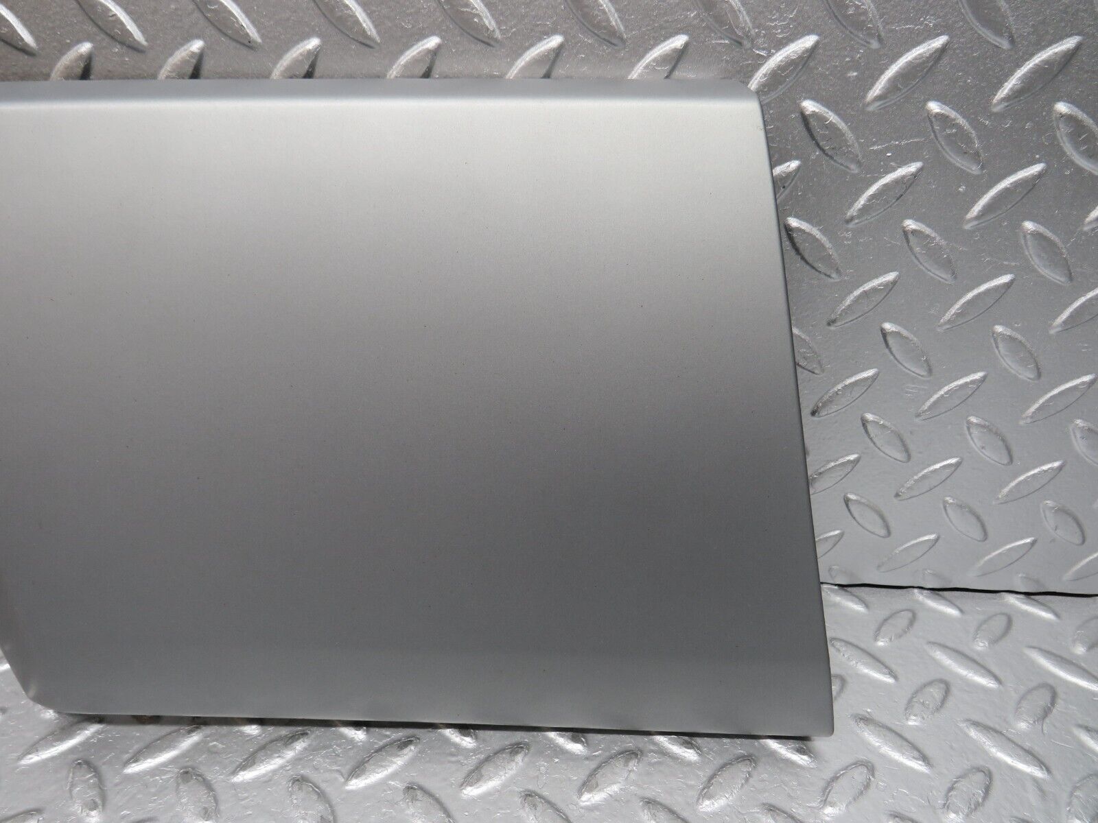 31651 Mercedes-Benz W201 190LE 1.8L Front Left Fender Wing Moulding Trim 2016905340