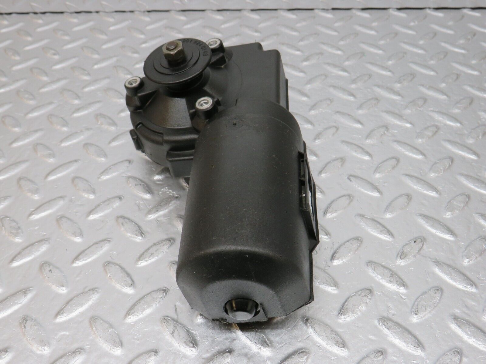 32431 Mercedes-Benz S124 300TE Wagon Wiper Motor 2018240149