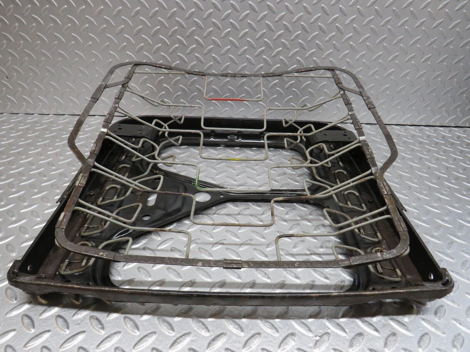 37153 Mercedes-Benz C126 420SEC Coupe Front Right Driver Seat Base