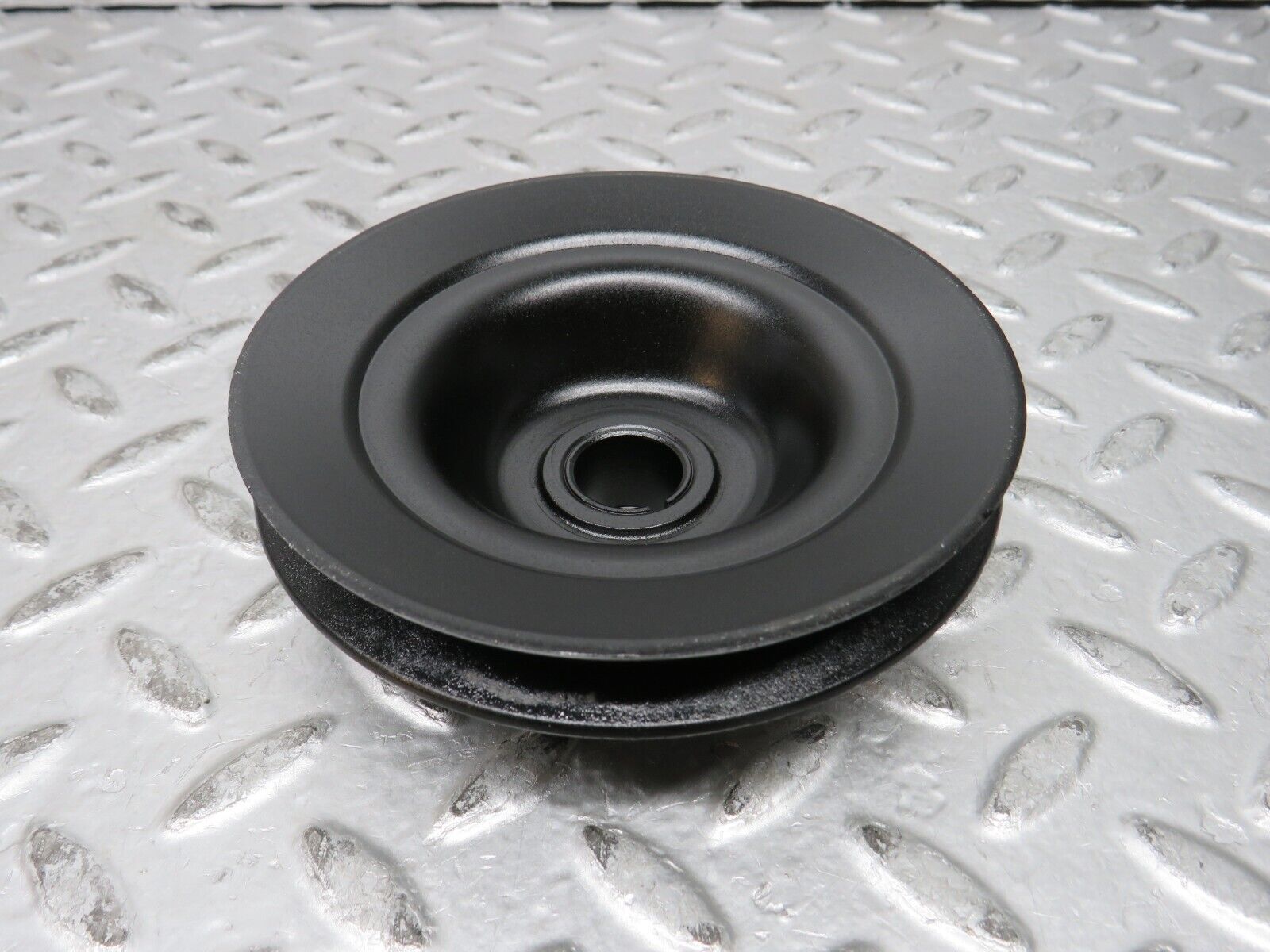 28760 Mercedes-Benz W123 230E Power Steering Pump Pulley 1022300015