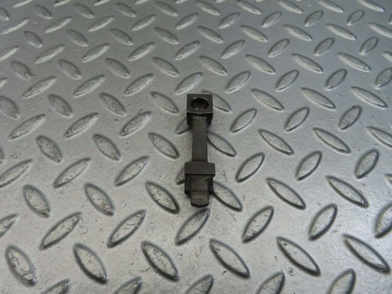 9139 Mercedes-Benz W108 Valve Rocker Arm With Retaining Spring