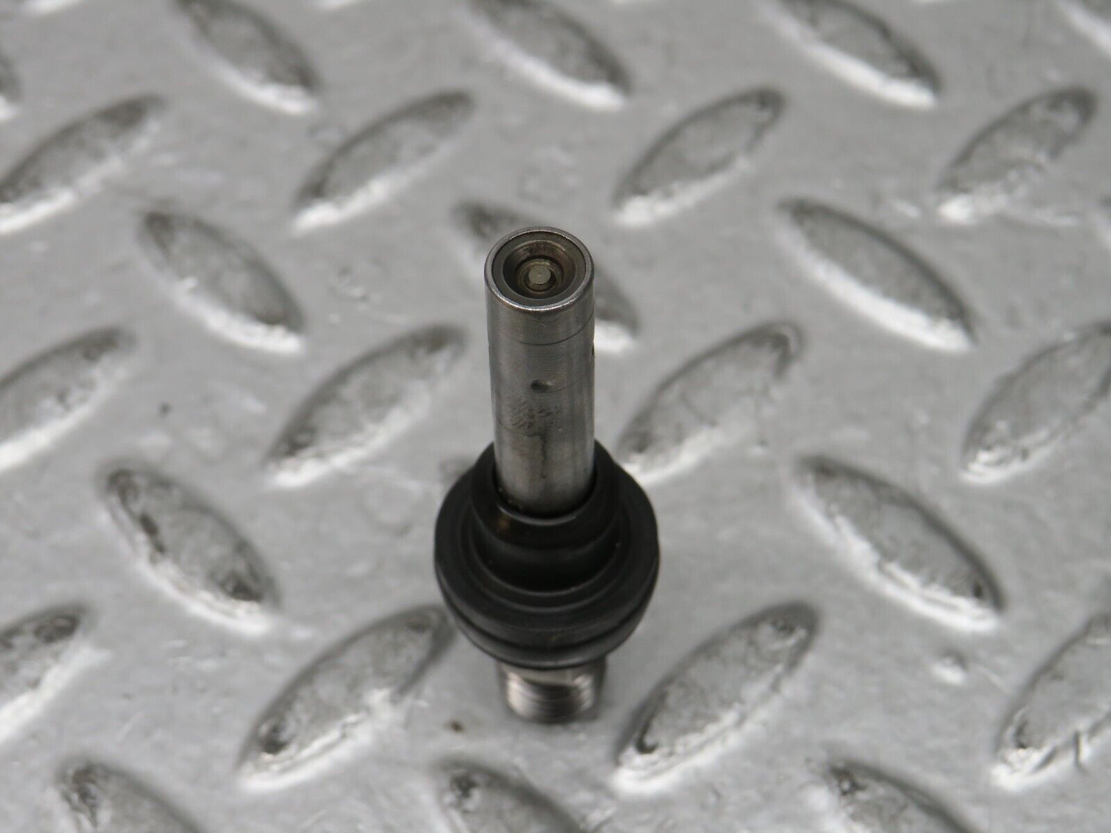 28662 Mercedes-Benz W123 230E Fuel Injector Bosch 0437502010