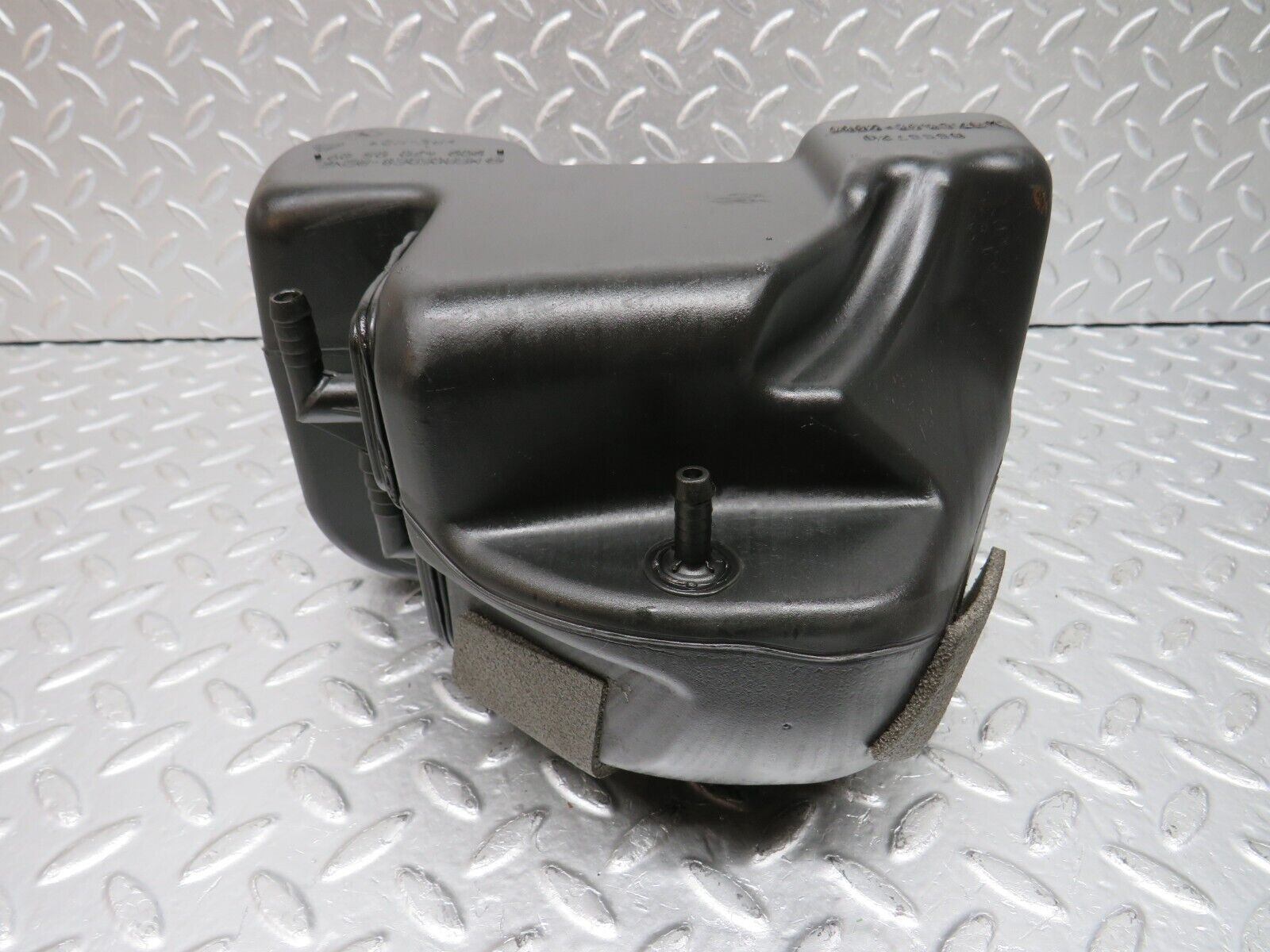 33344 Mercedes-Benz W202 C180 Fuel System Expansion Tank 2024700589