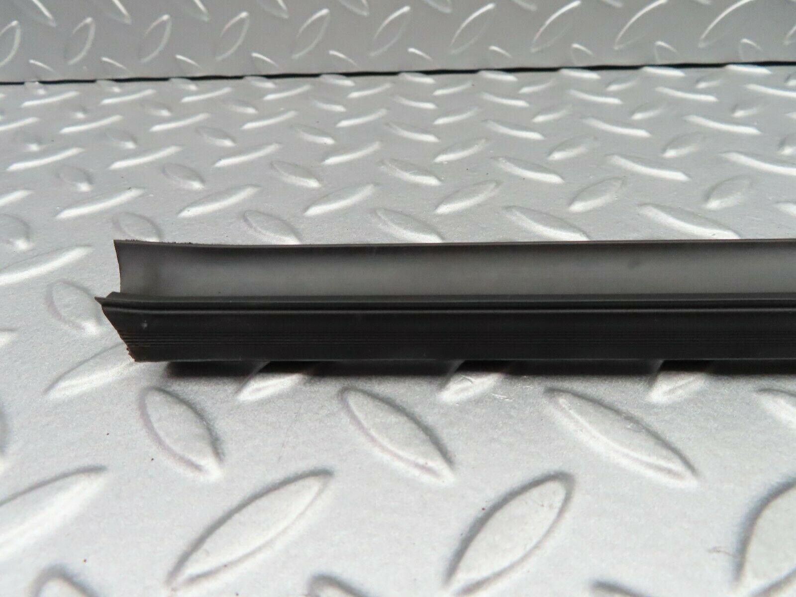 5271 Mercedes-Benz W124 230E Inner Window Weatherstrip Seal Front Right