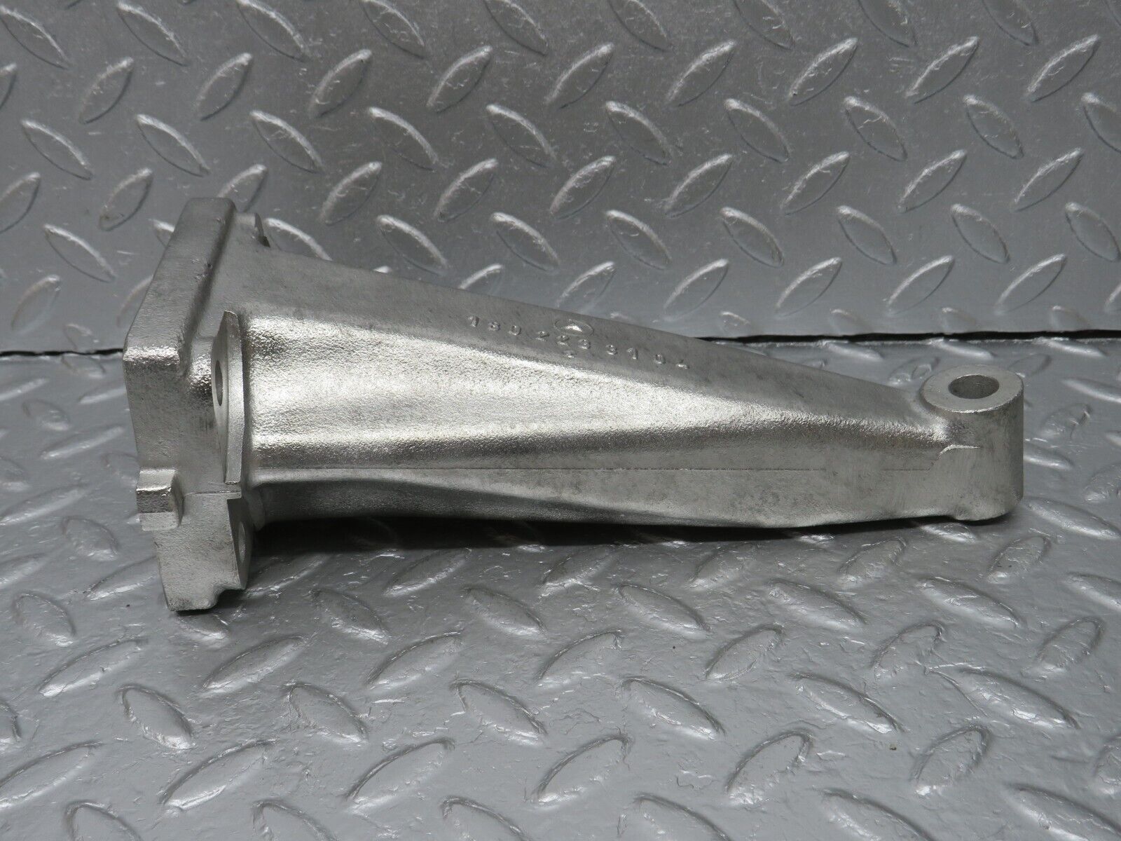 40299 Mercedes-Benz W110 230 Engine Mount Bracket Right Side 1802233104