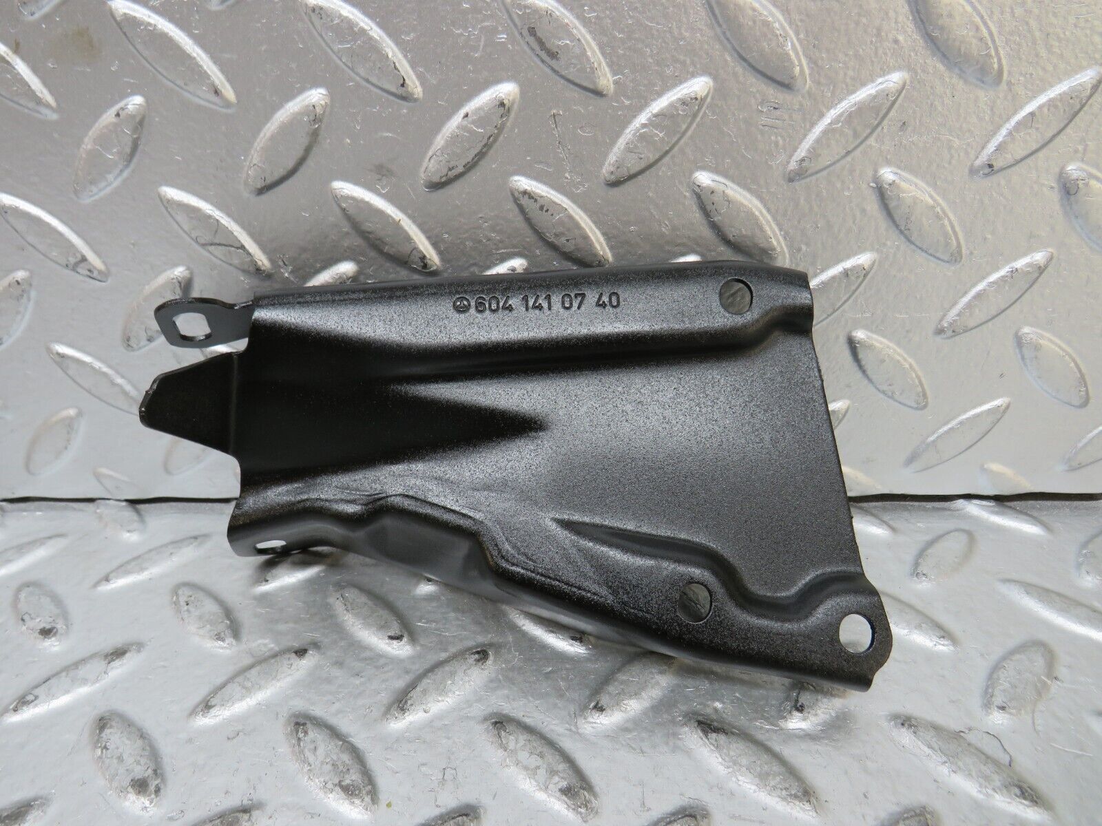 27699 Mercedes-Benz S124 300TE Wagon Air Intake Manifold Bracket 6041410740