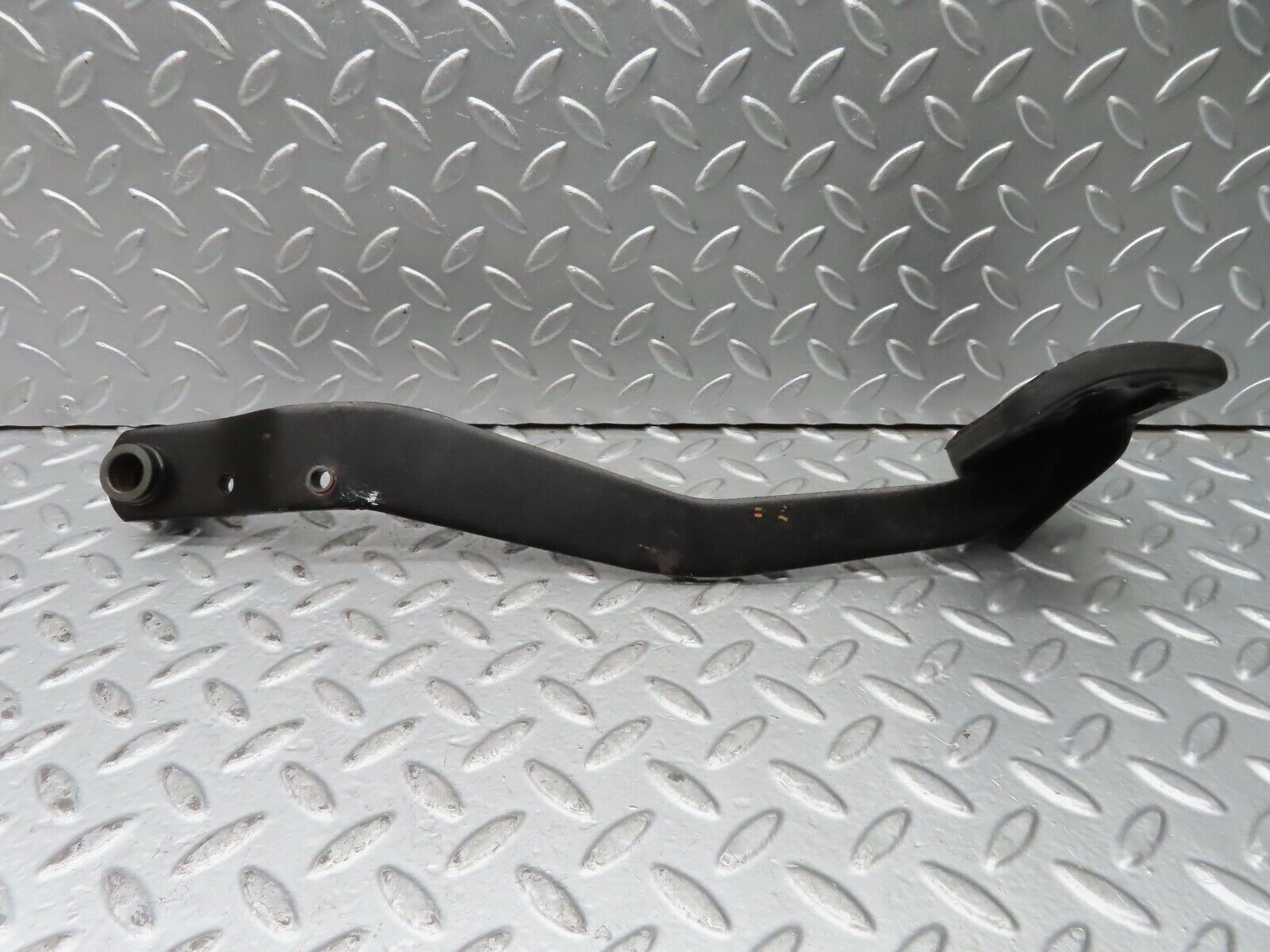 21671 Mercedes-Benz W126 300SE Brake Pedal With Rubber 1232910082