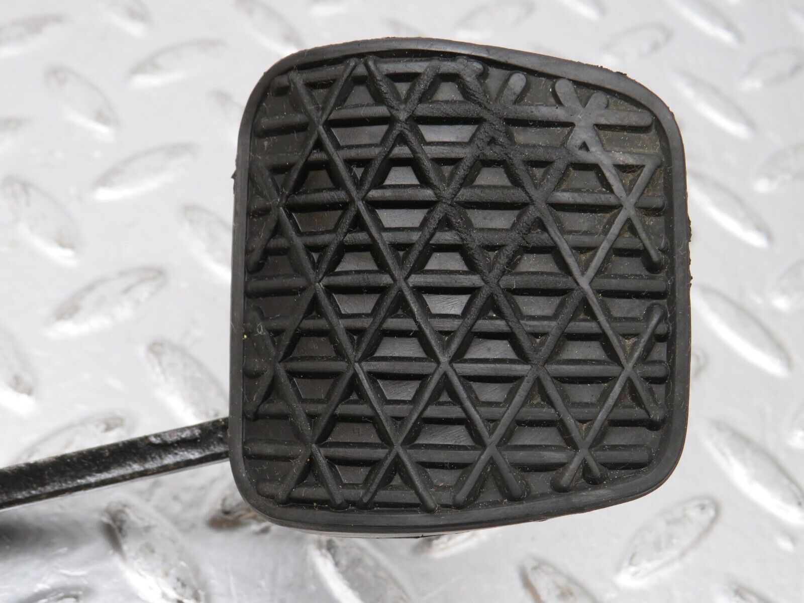 31146 Mercedes-Benz W123 200D Brake Pedal With Rubber