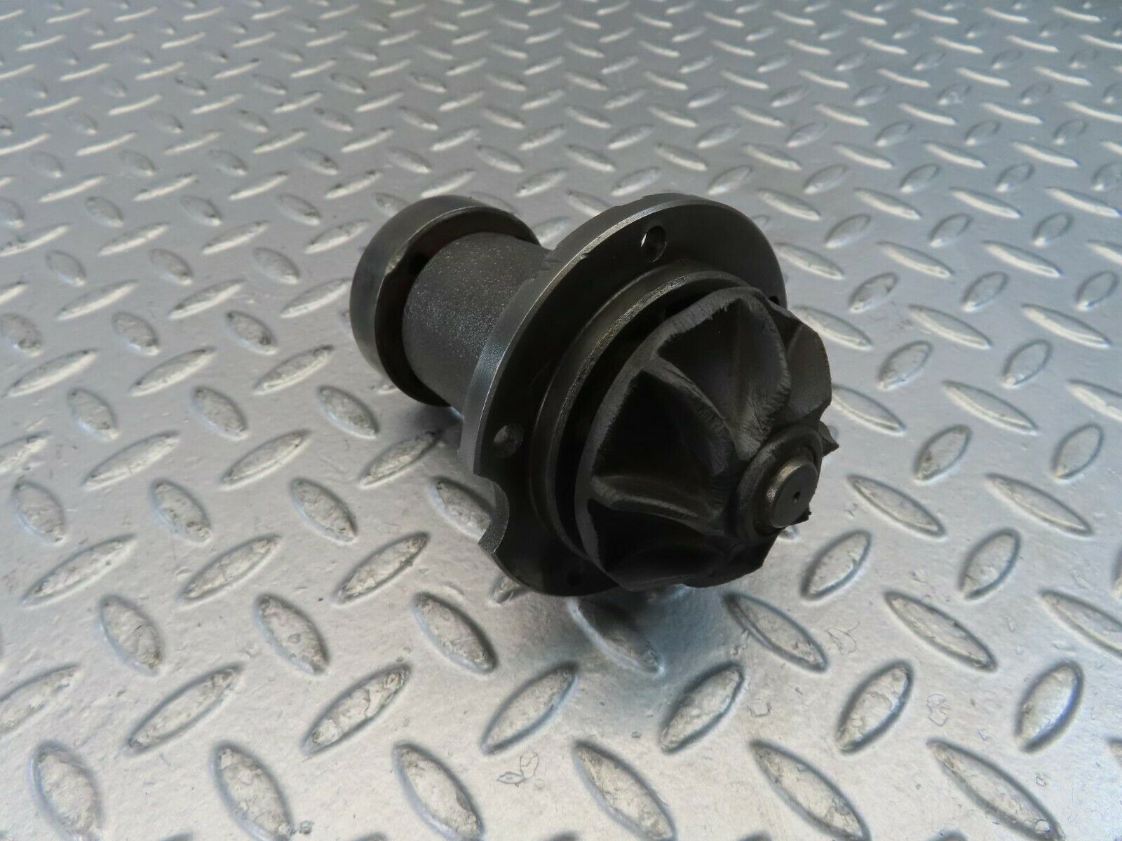 10956 Mercedes-Benz W115 220D Water Pump