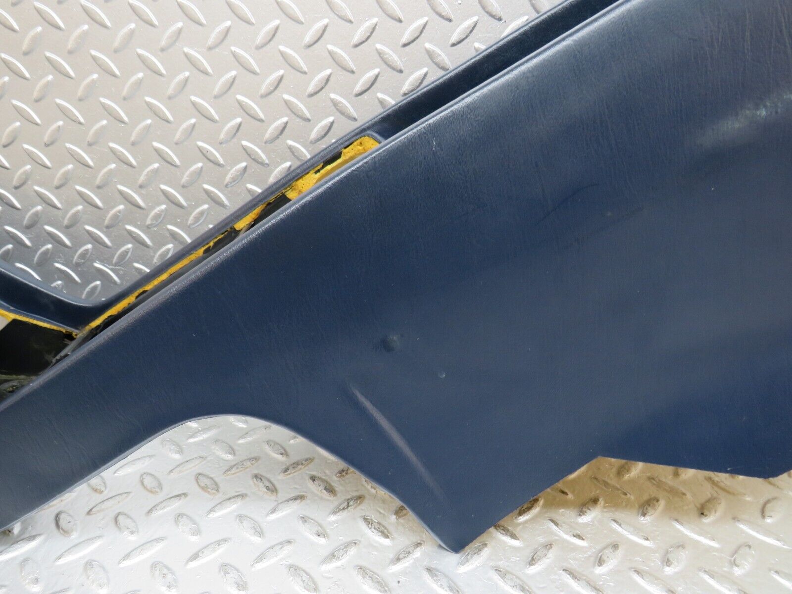 31925 Mercedes-Benz W123 230E Centre Console Blue