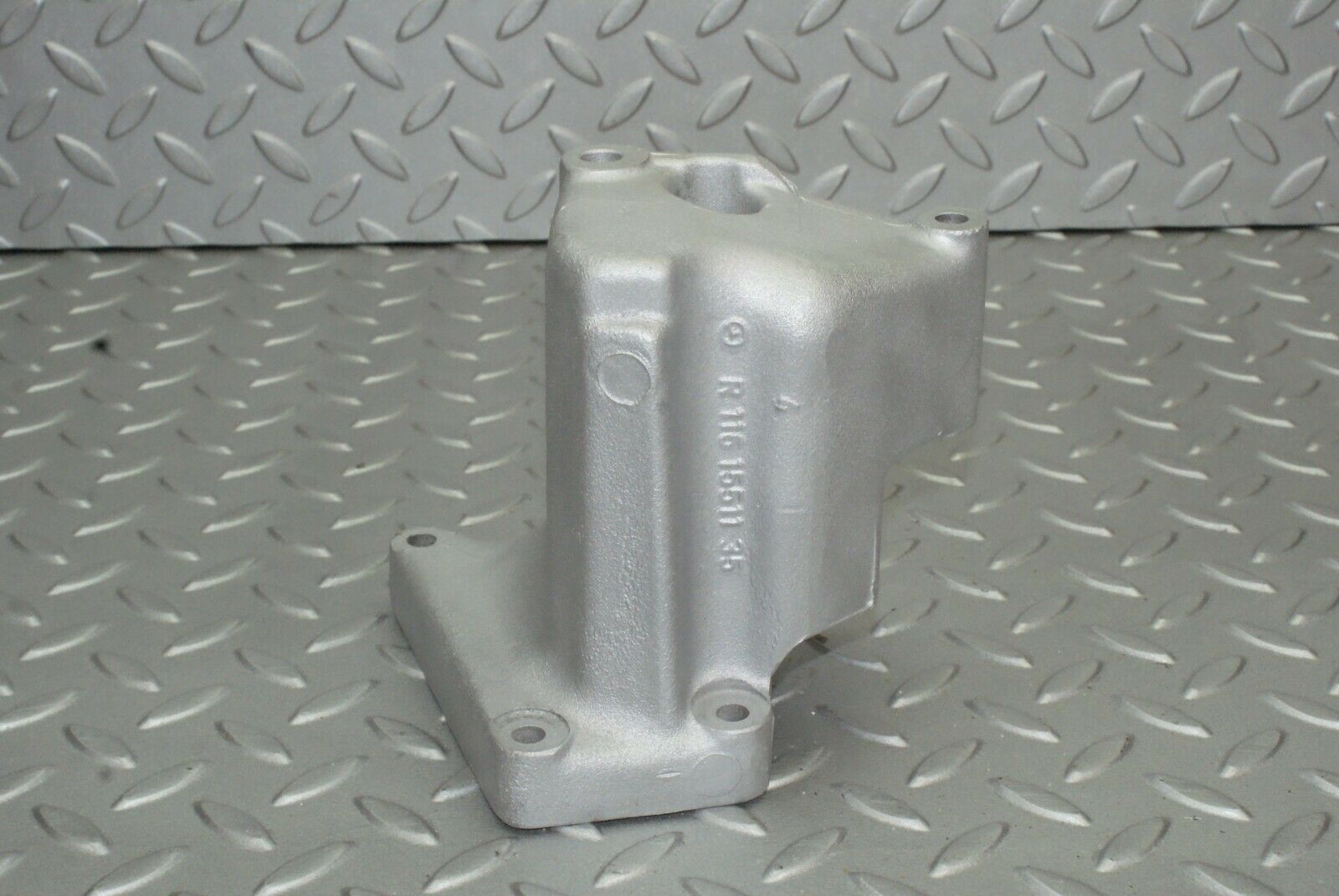 2500 Mercedes-Benz W116 350SE Alternator Generator Bracket Mount 1161551135