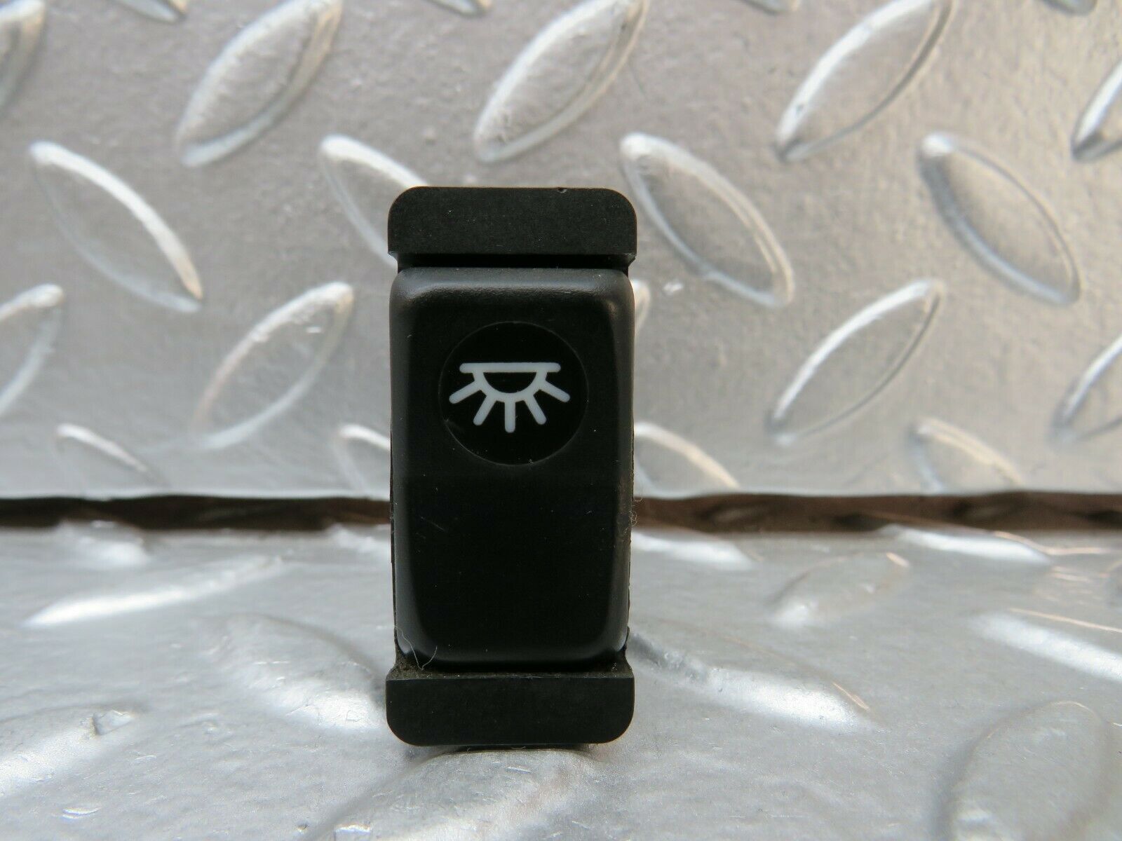 23980 Mercedes-Benz W123 280E Interior Light Switch 0008205910