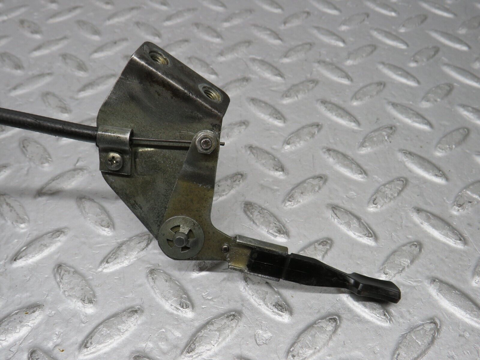 35913 Mercedes-Benz W108 Air Vent Control Left Side 1088301145