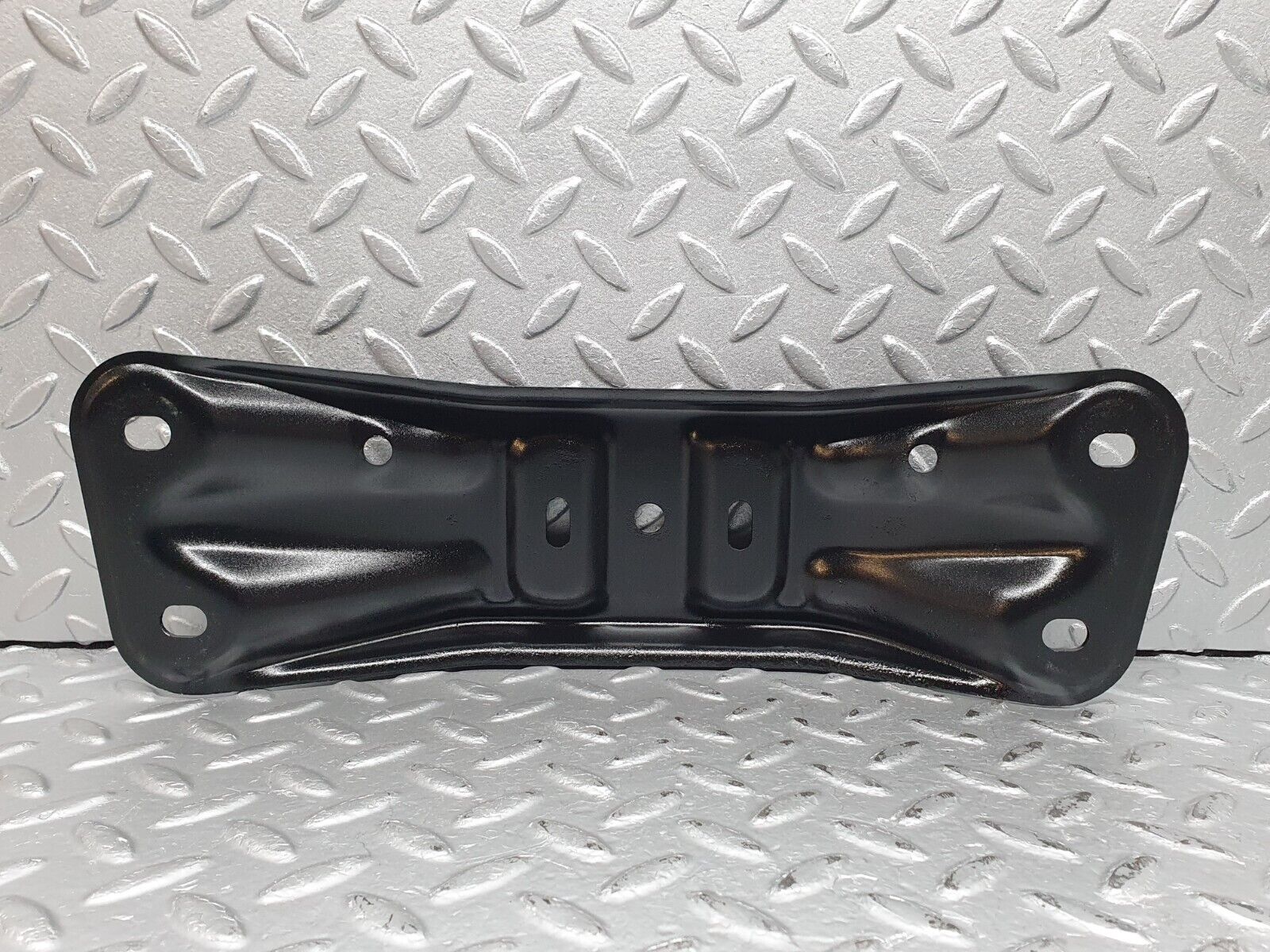 41148 Mercedes-Benz W126 300SE Gearbox Mount Bracket