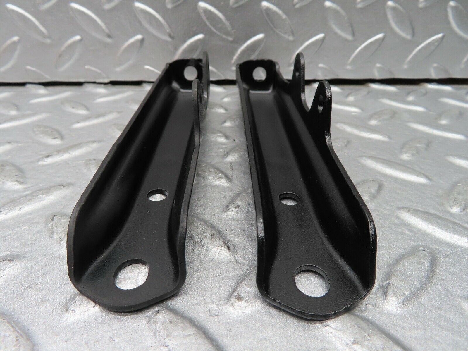 20027 Mercedes-Benz R129 300SL Coupe Air Intake Manifold Bracket