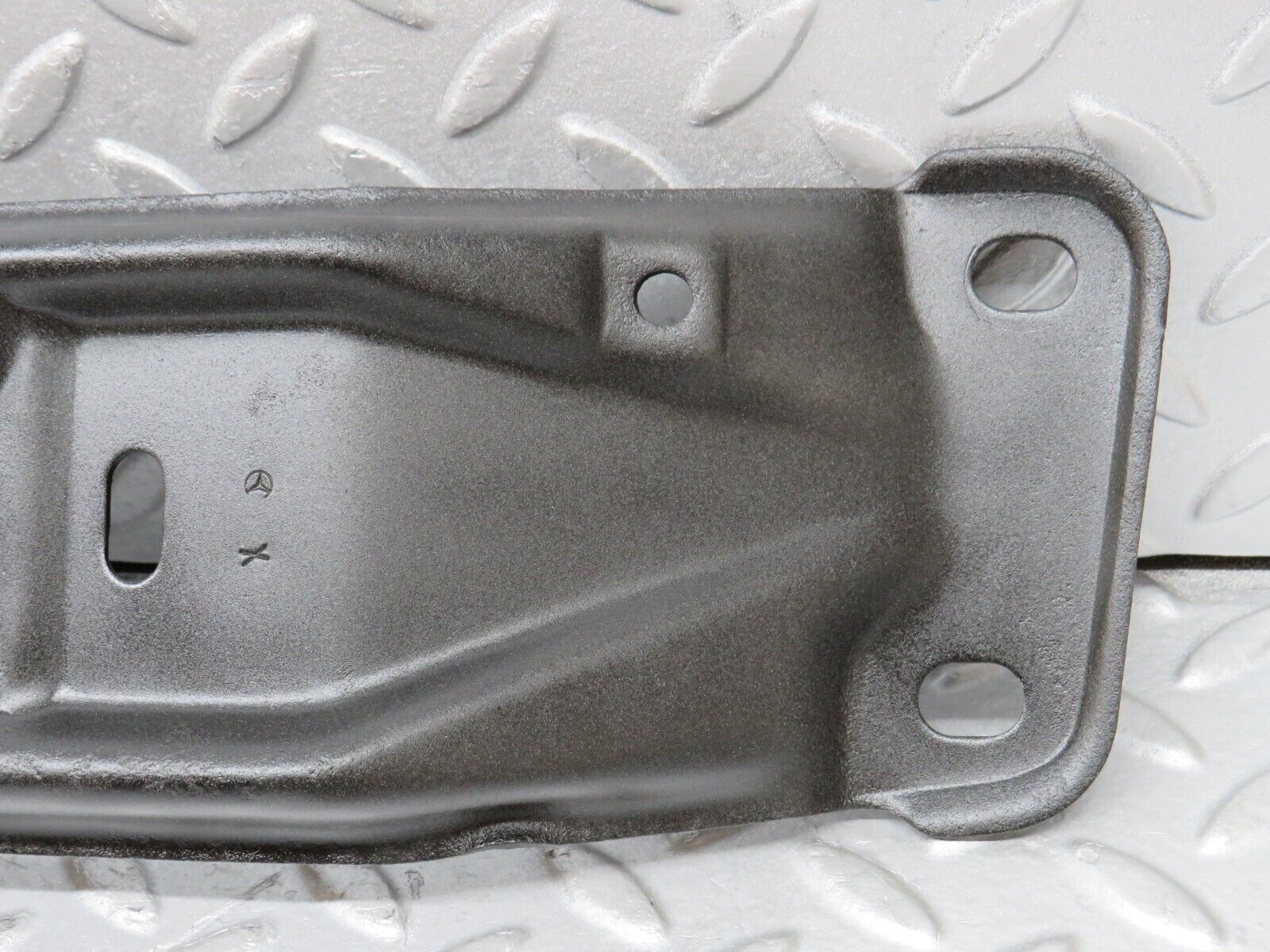 36344 Mercedes-Benz W126 420SE Gearbox Mount Bracket