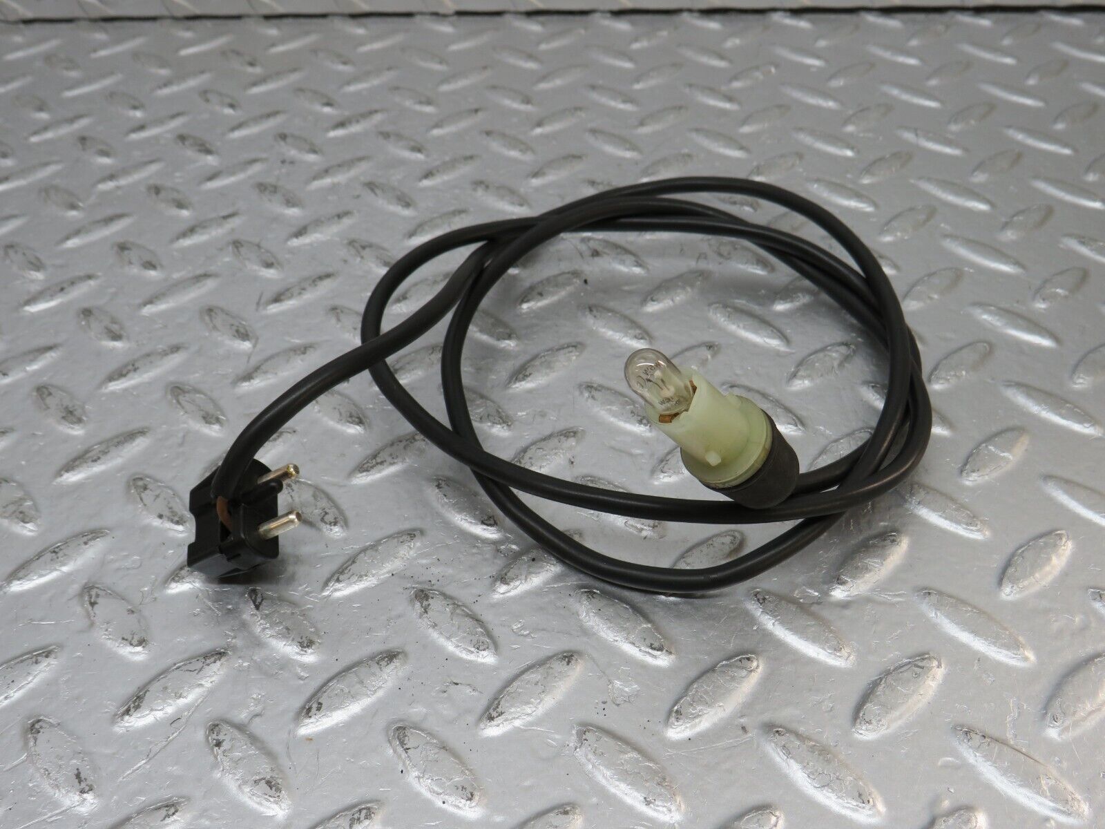 33508 Mercedes-Benz W202 C180 Front Wing Indicator Cable Wire