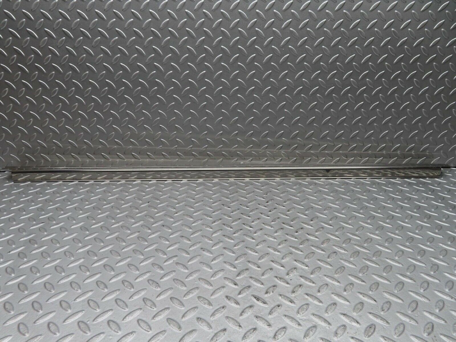 16756 Mercedes-Benz C107 380SLC Left Door Sill Chrome