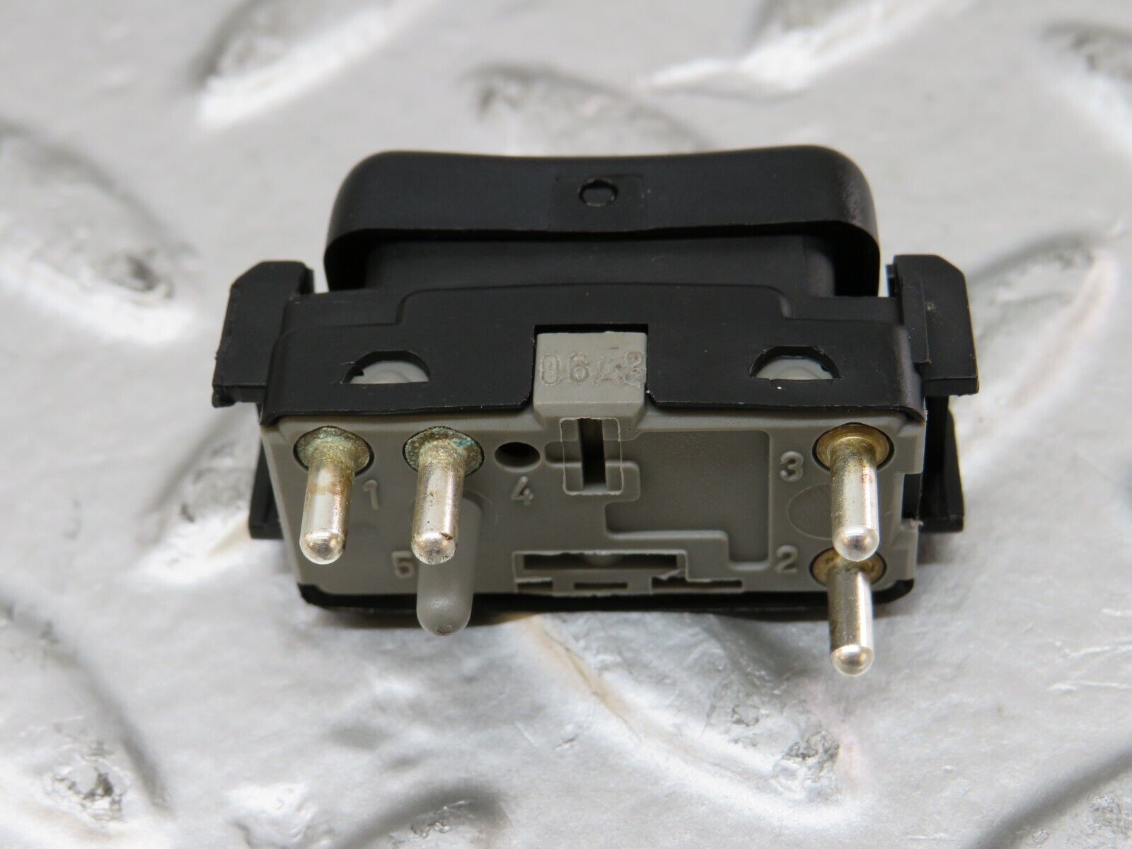 26562 Mercedes-Benz C124 220CE Coupe Left Electric Window Switch 1248209310