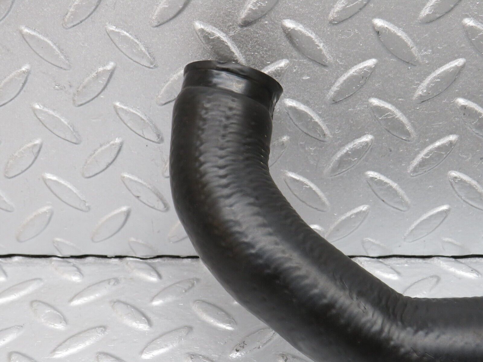 38569 Mercedes-Benz R129 280SL Coupe Radiator Lower Hose Pipe 1295012482