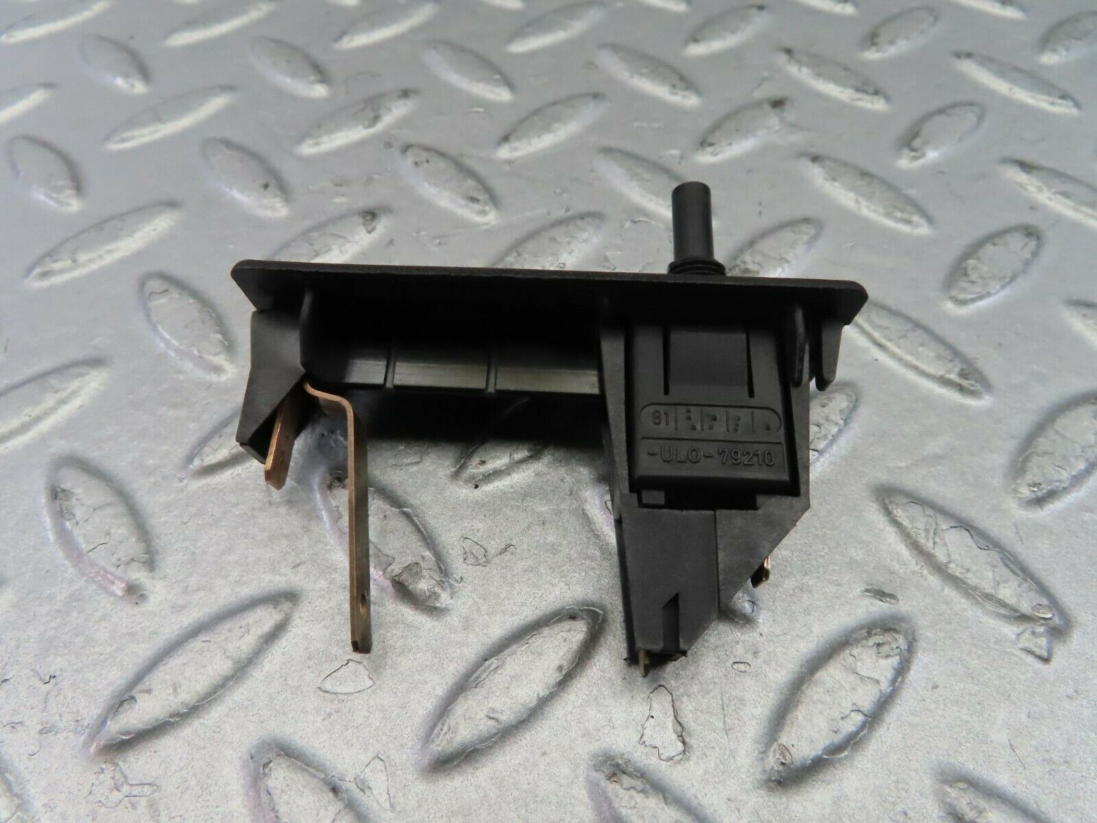 9715 Mercedes-Benz C123 280CE Coupe Trunk Light Switch 1158202511