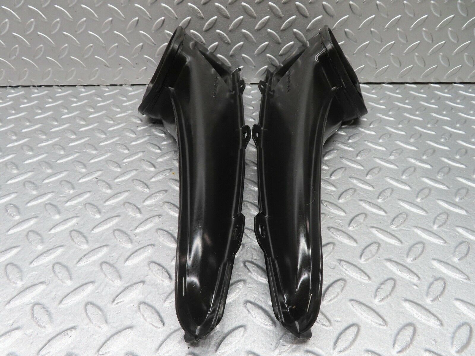 17926 Mercedes-Benz W123 200 Air Duct Vent Left And Right Side 1238300119