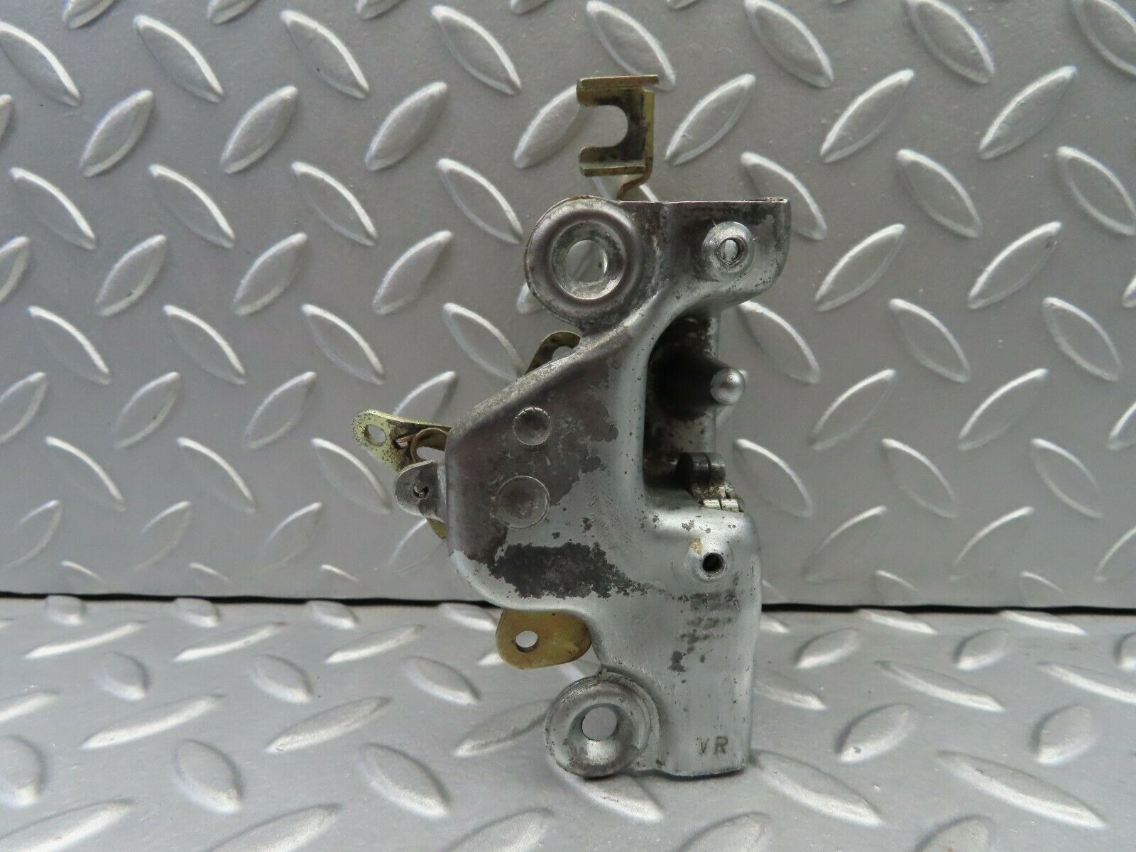 6872 Mercedes-Benz C107 350SLC Coupe Right Door Lock Mechanism
