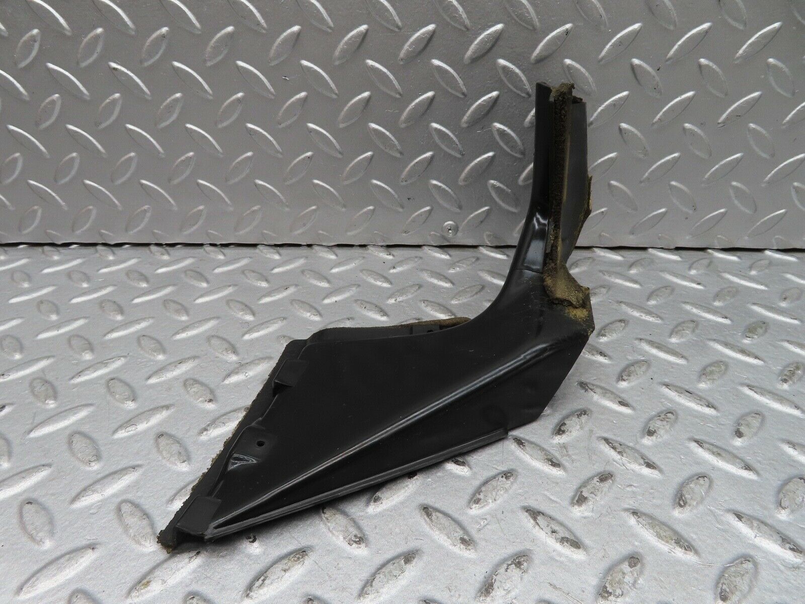 17076 Mercedes-Benz C123 280CE Coupe Water Drain1238300328