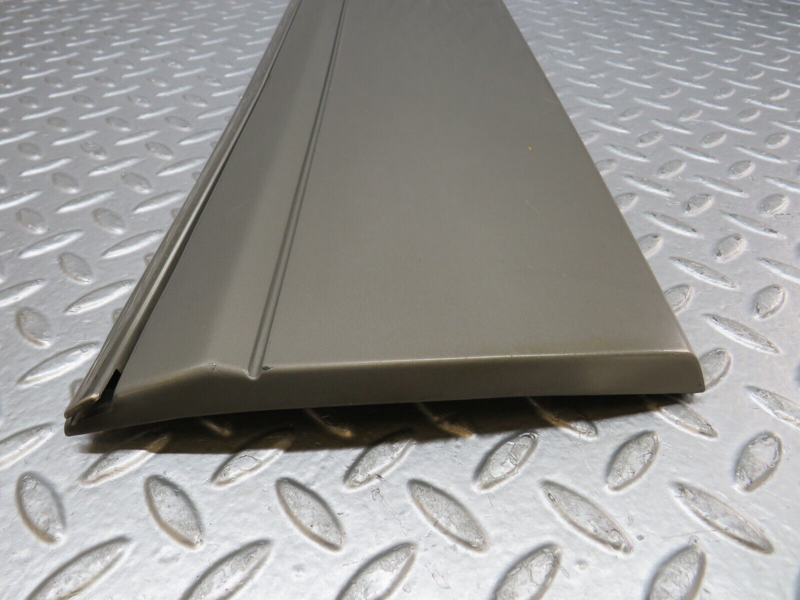 35966 Mercedes-Benz W126 420SE Rear Left Door Moulding Trim 1266903940